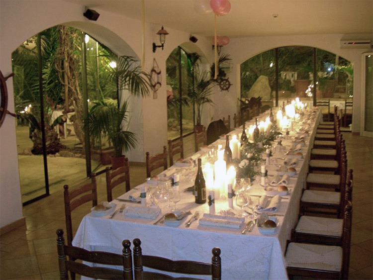 Ristorante - Sala interna apparecchiata per un evento