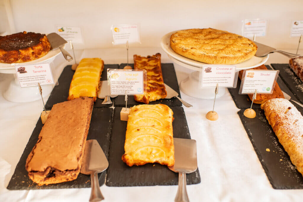 Galleria - Dolci fatti in casa disponibili per la colazione all'Hotel Domus de Janas