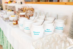 Galleria - Marmellate disponibili per colazione all'Hotel Domus de Janas