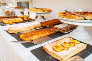 Galleria - Dolci fatti in casa disponibili per la colazione all'Hotel Domus de Janas
